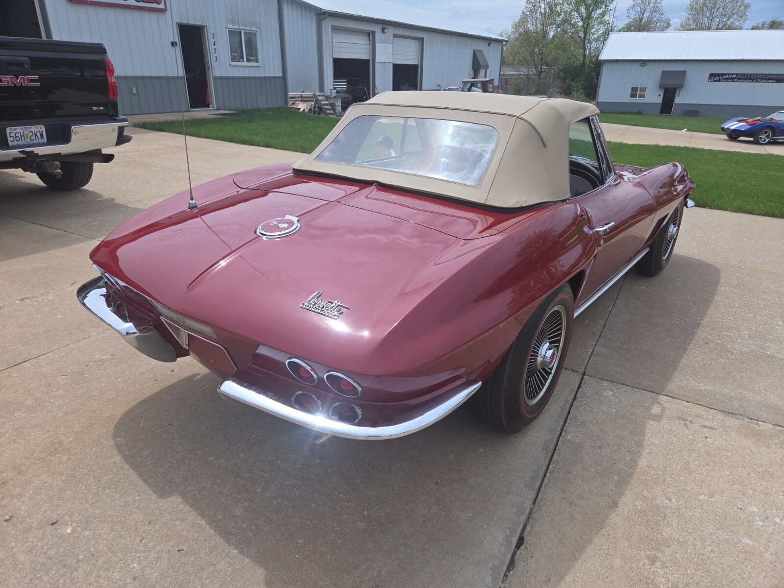 Chevrolet-Corvette-1967-Convertible-13