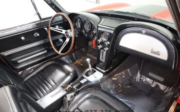 Chevrolet-Corvette-1967-Convertible-15