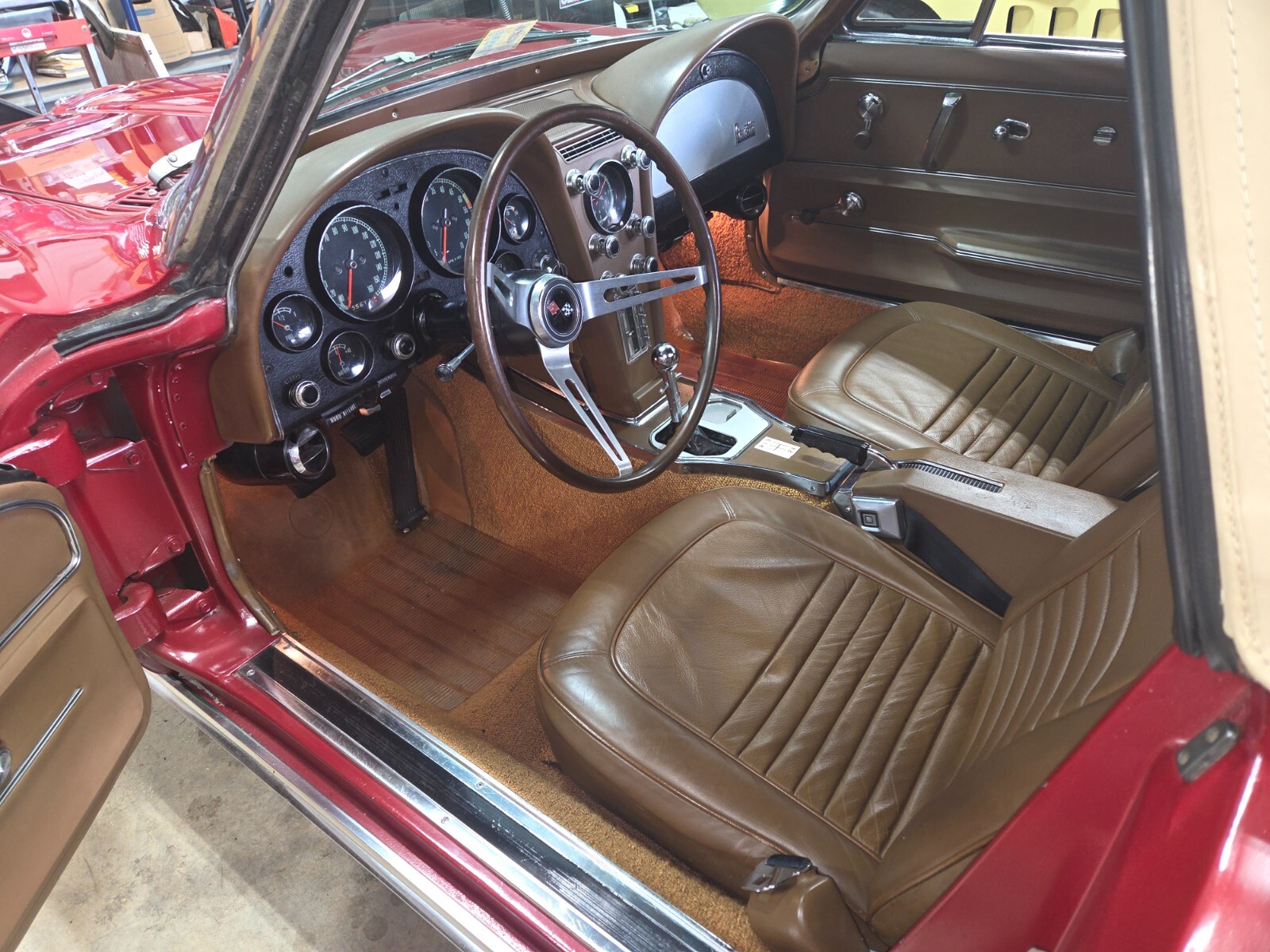 Chevrolet-Corvette-1967-Convertible-17
