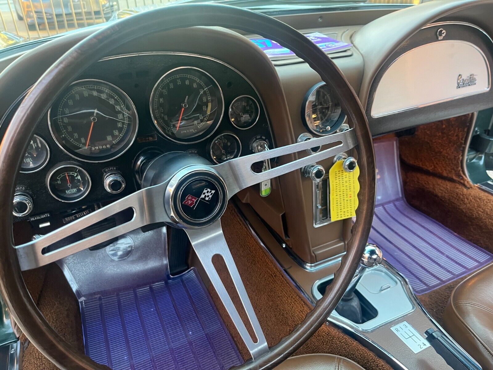 Chevrolet-Corvette-1967-Convertible-21