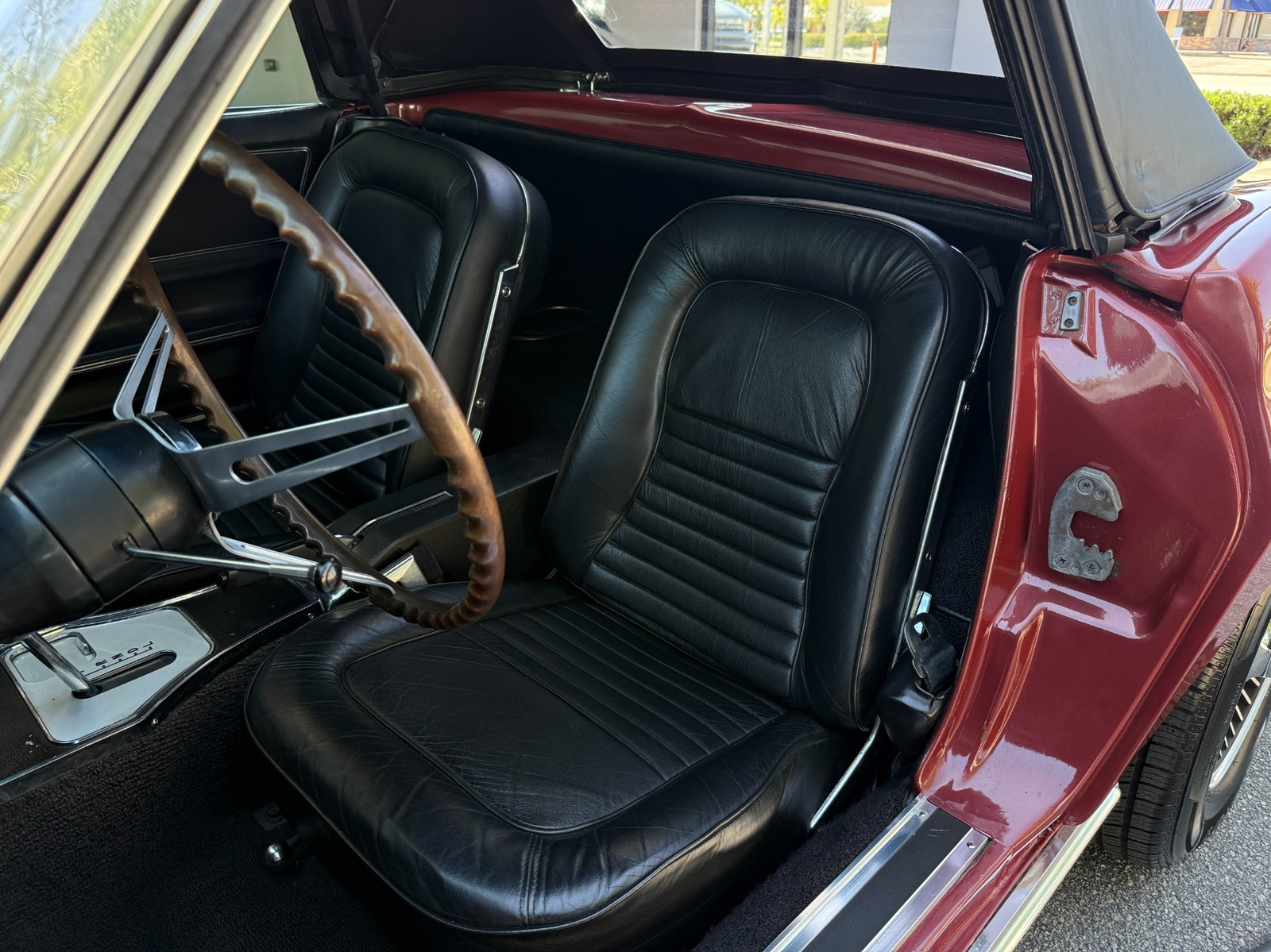 Chevrolet-Corvette-1967-Convertible-30