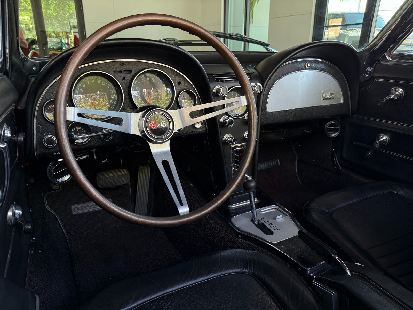 Chevrolet-Corvette-1967-Convertible-31