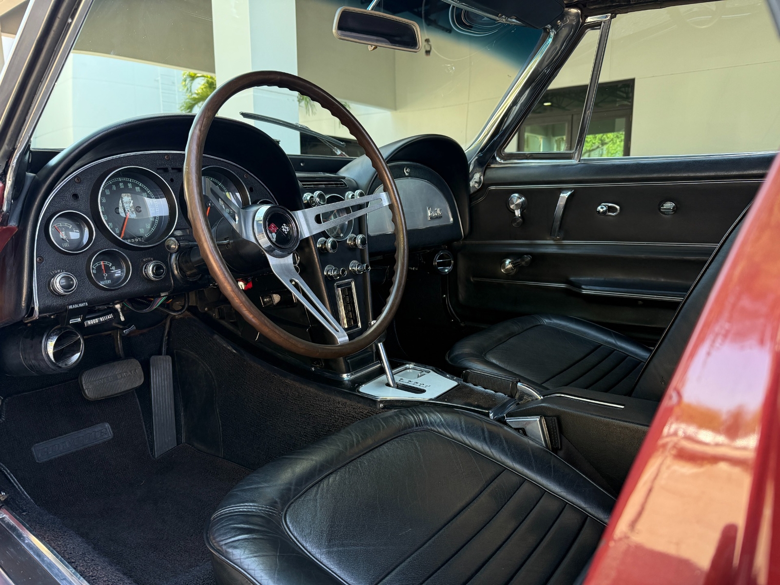 Chevrolet-Corvette-1967-Convertible-33