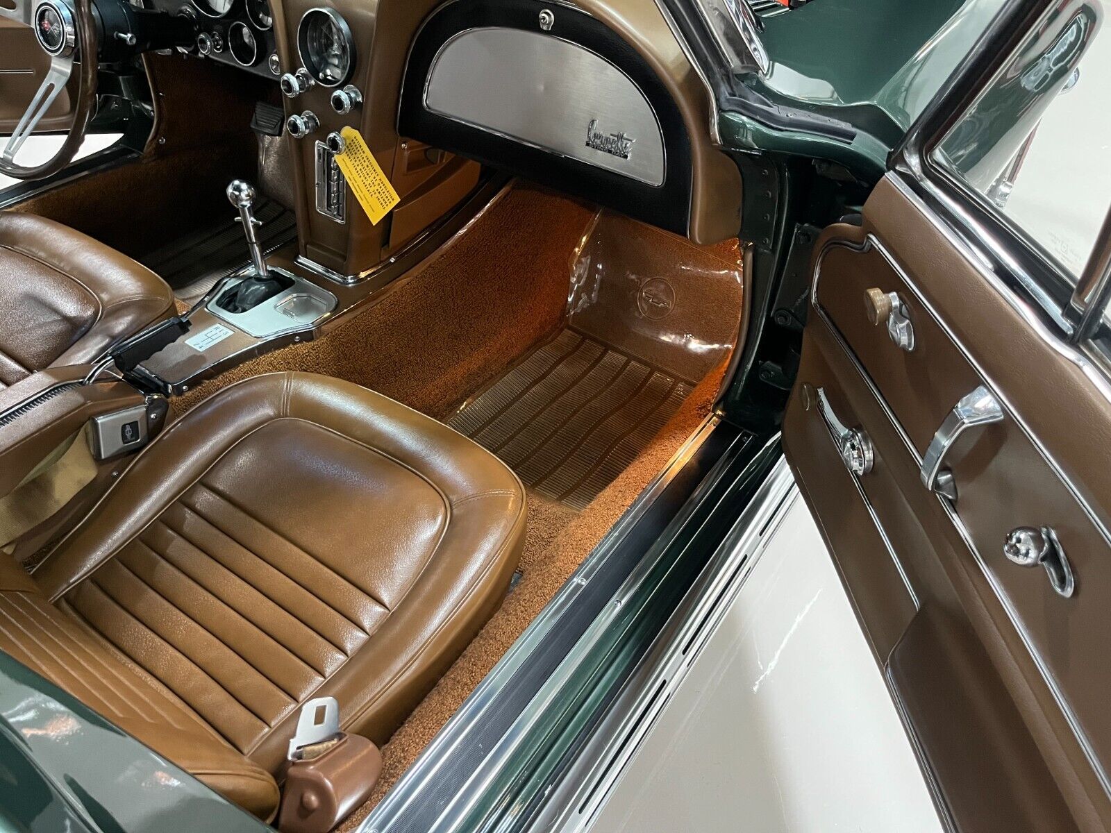 Chevrolet-Corvette-1967-Convertible-37