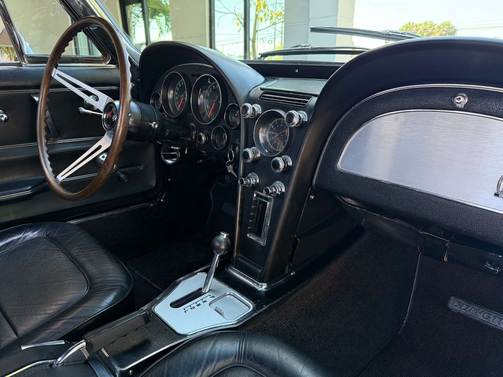 Chevrolet-Corvette-1967-Convertible-39