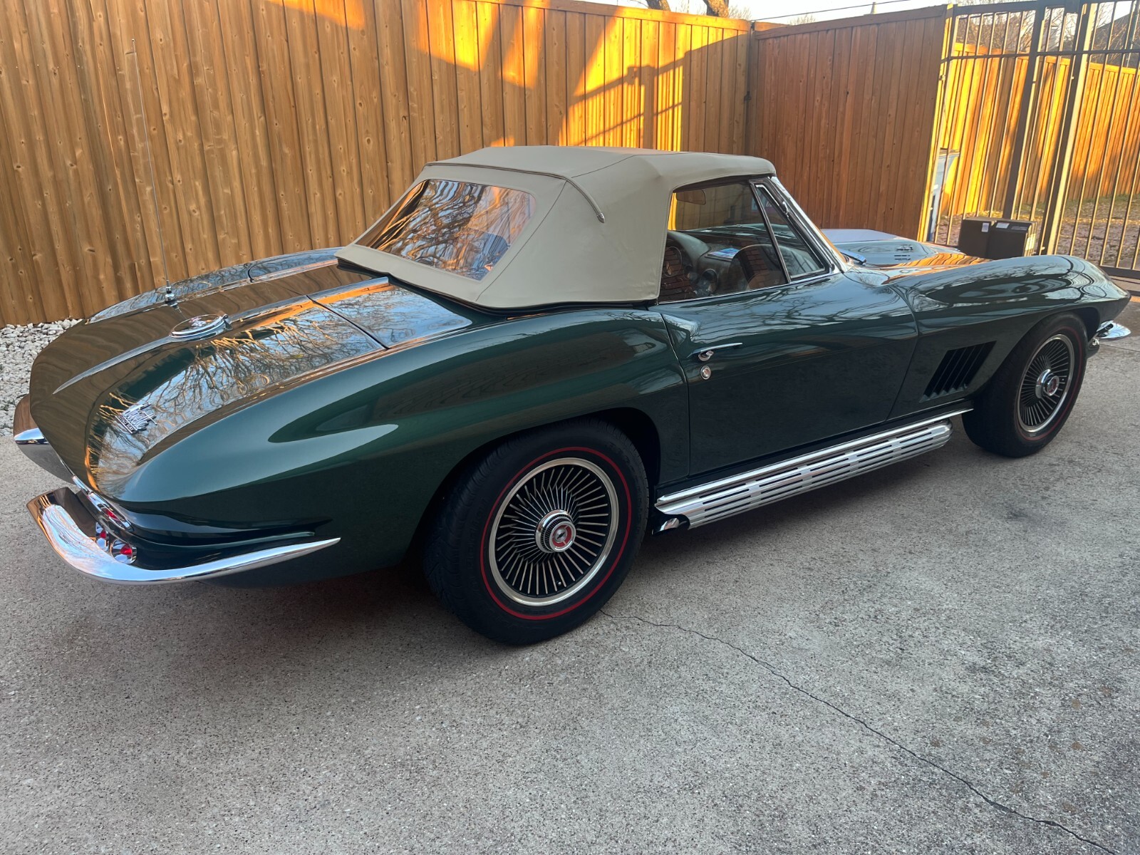 Chevrolet-Corvette-1967-Convertible-4