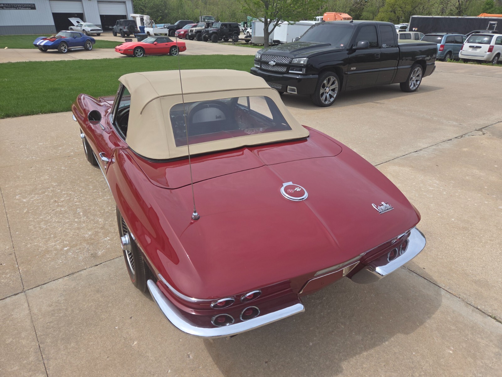 Chevrolet-Corvette-1967-Convertible-6