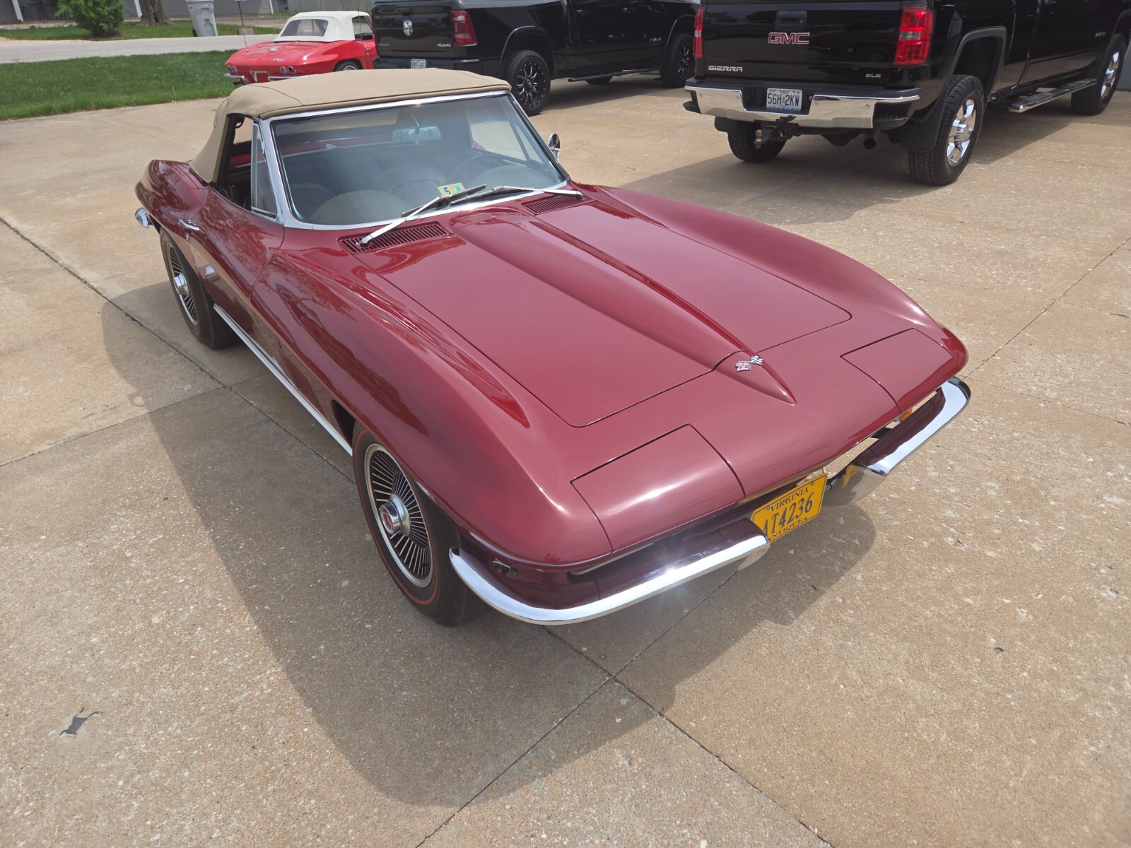 Chevrolet-Corvette-1967-Convertible-9