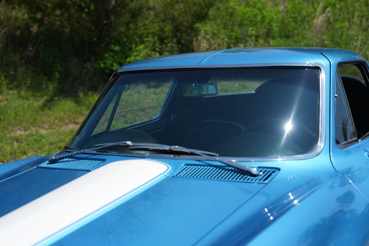 Chevrolet-Corvette-1967-Coupe-17
