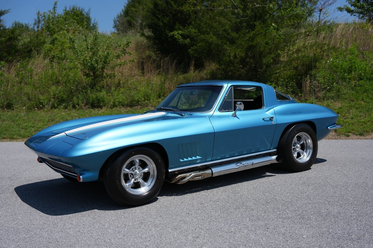 Chevrolet-Corvette-1967-Coupe-2
