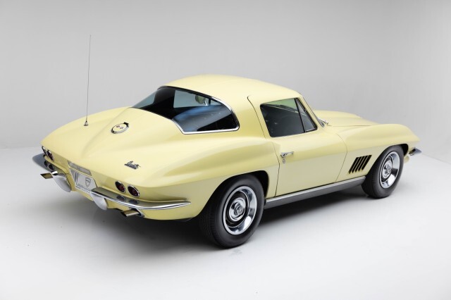 Chevrolet-Corvette-1967-Coupe-2