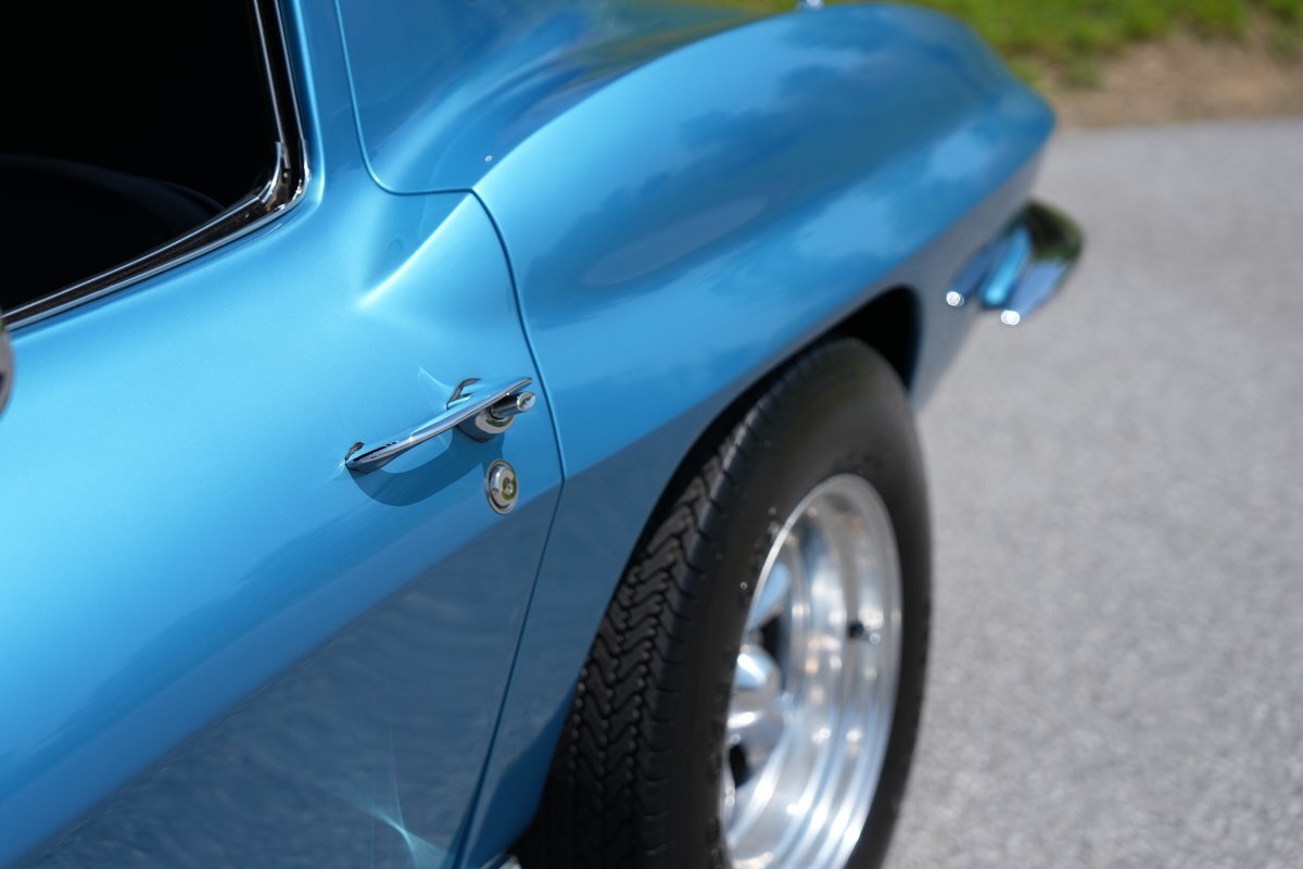Chevrolet-Corvette-1967-Coupe-21