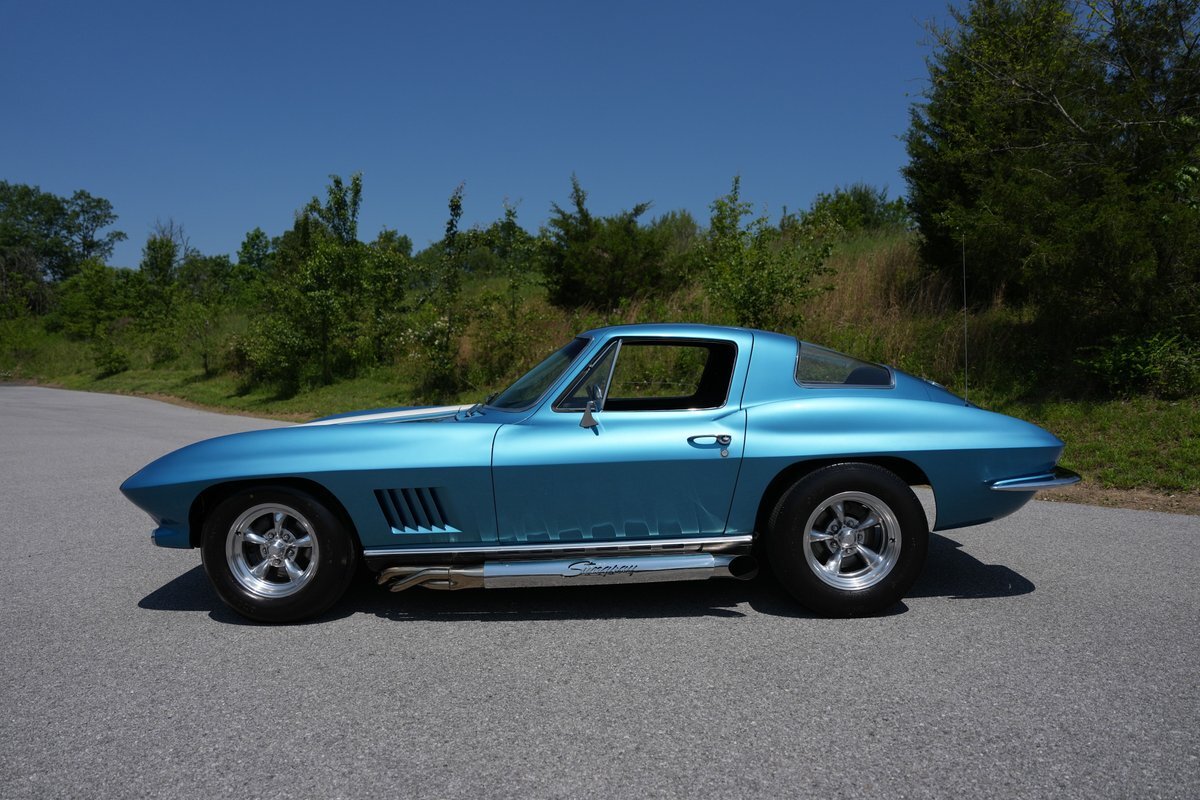 Chevrolet-Corvette-1967-Coupe-3