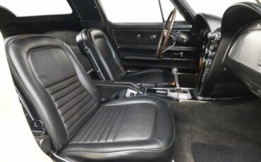 Chevrolet-Corvette-1967-Coupe-3