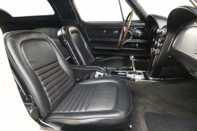 Chevrolet-Corvette-1967-Coupe-3