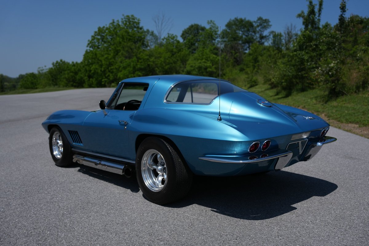 Chevrolet-Corvette-1967-Coupe-4