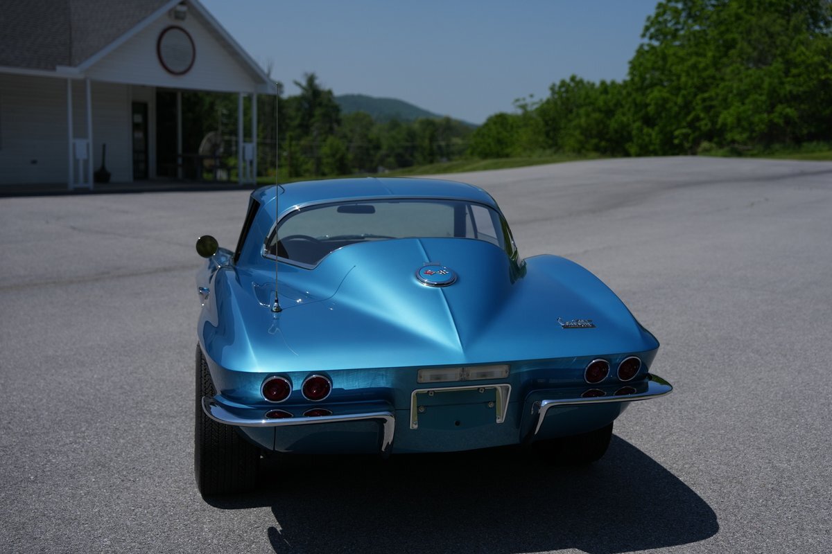 Chevrolet-Corvette-1967-Coupe-5