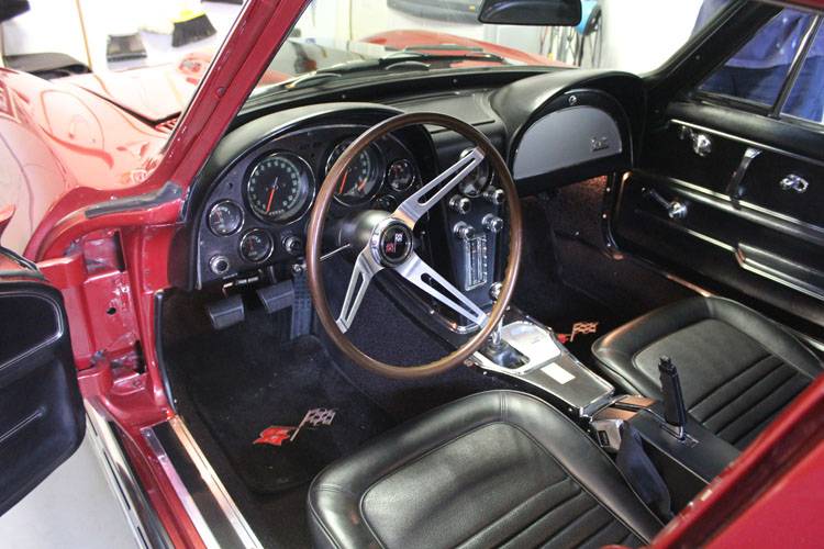 Chevrolet-Corvette-1967-custom-9