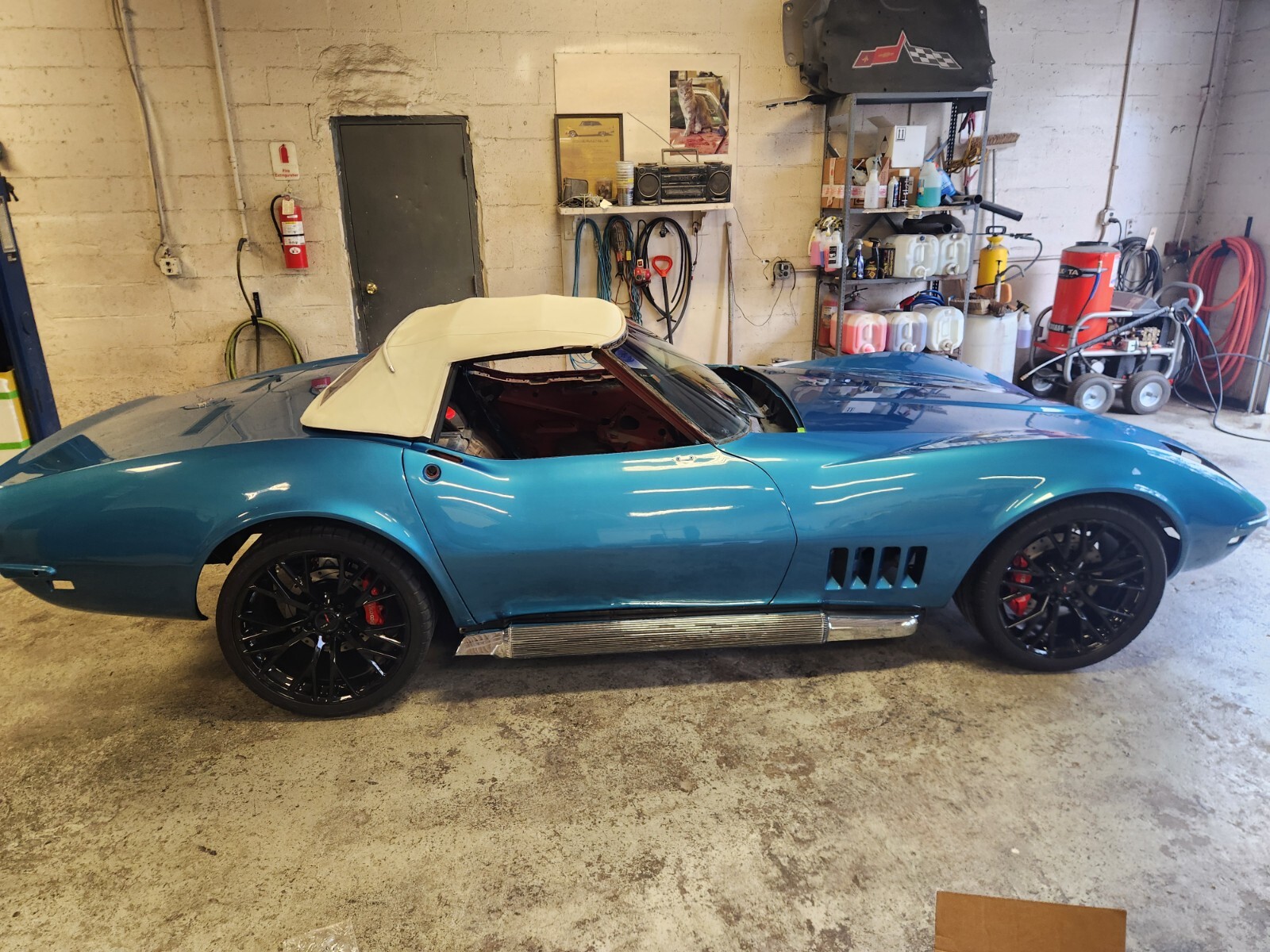 Chevrolet-Corvette-1968-Convertible-2