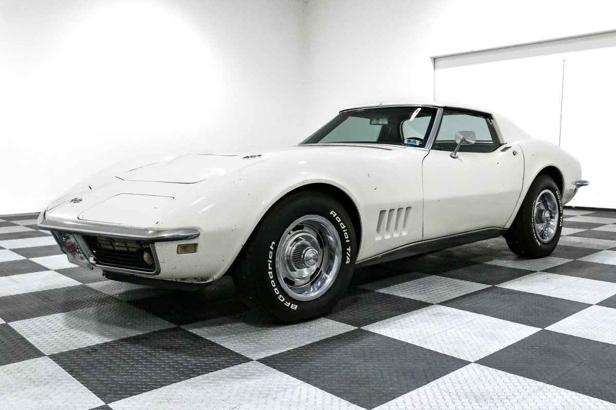 Chevrolet-Corvette-1968-Coupe-2