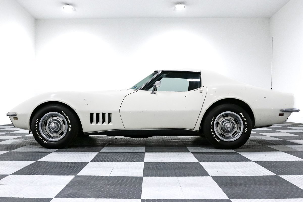 Chevrolet-Corvette-1968-Coupe-3