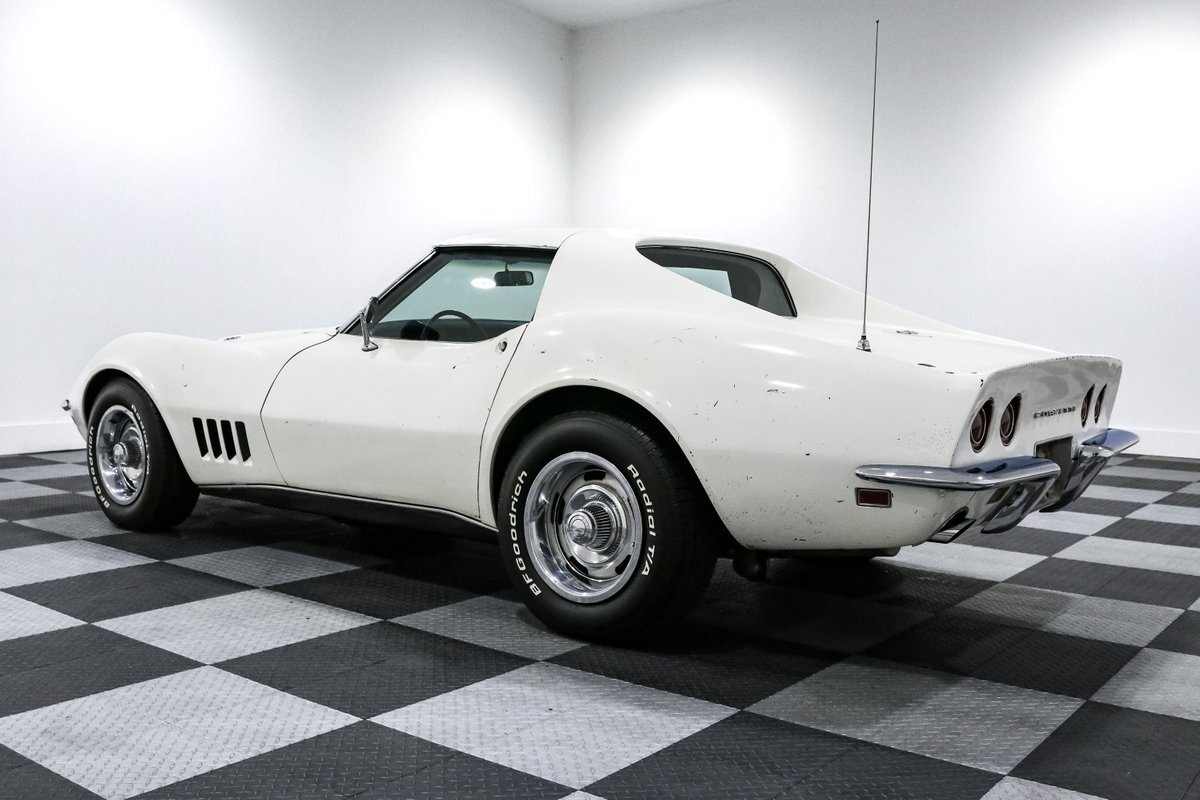 Chevrolet-Corvette-1968-Coupe-4