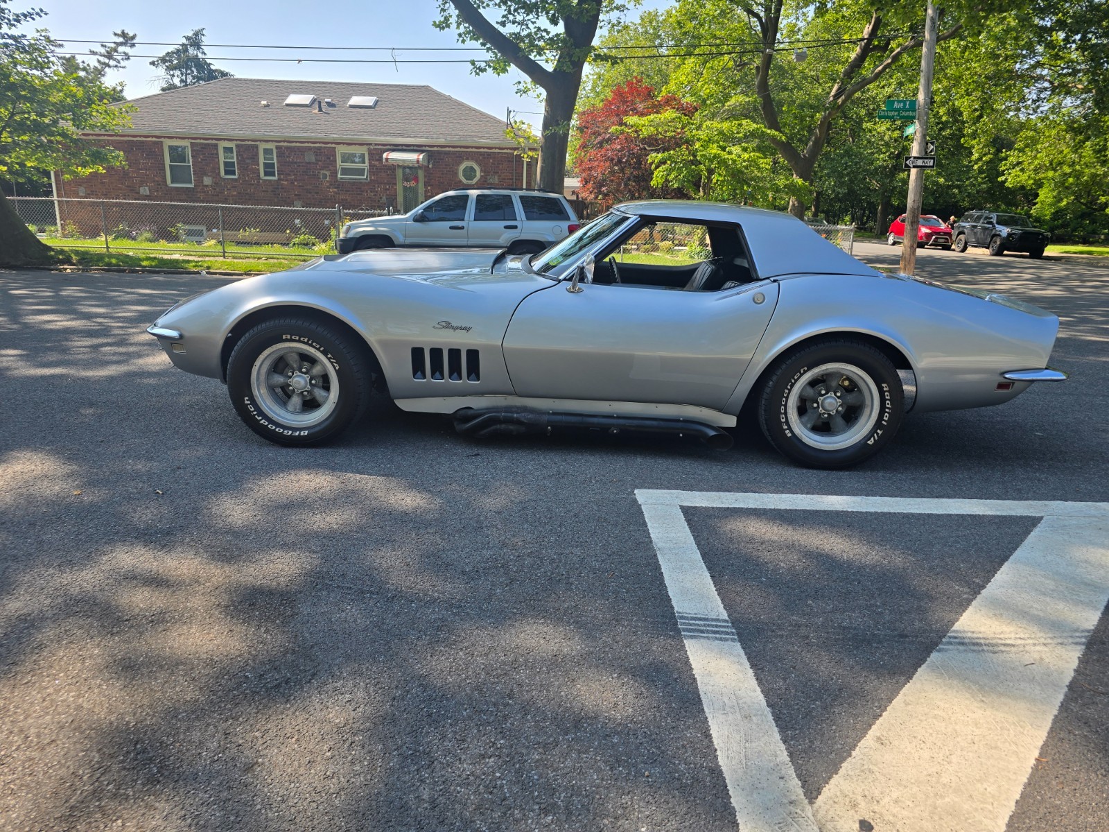 Chevrolet-Corvette-1968-HARDTOP-CONVERTIBLE-2