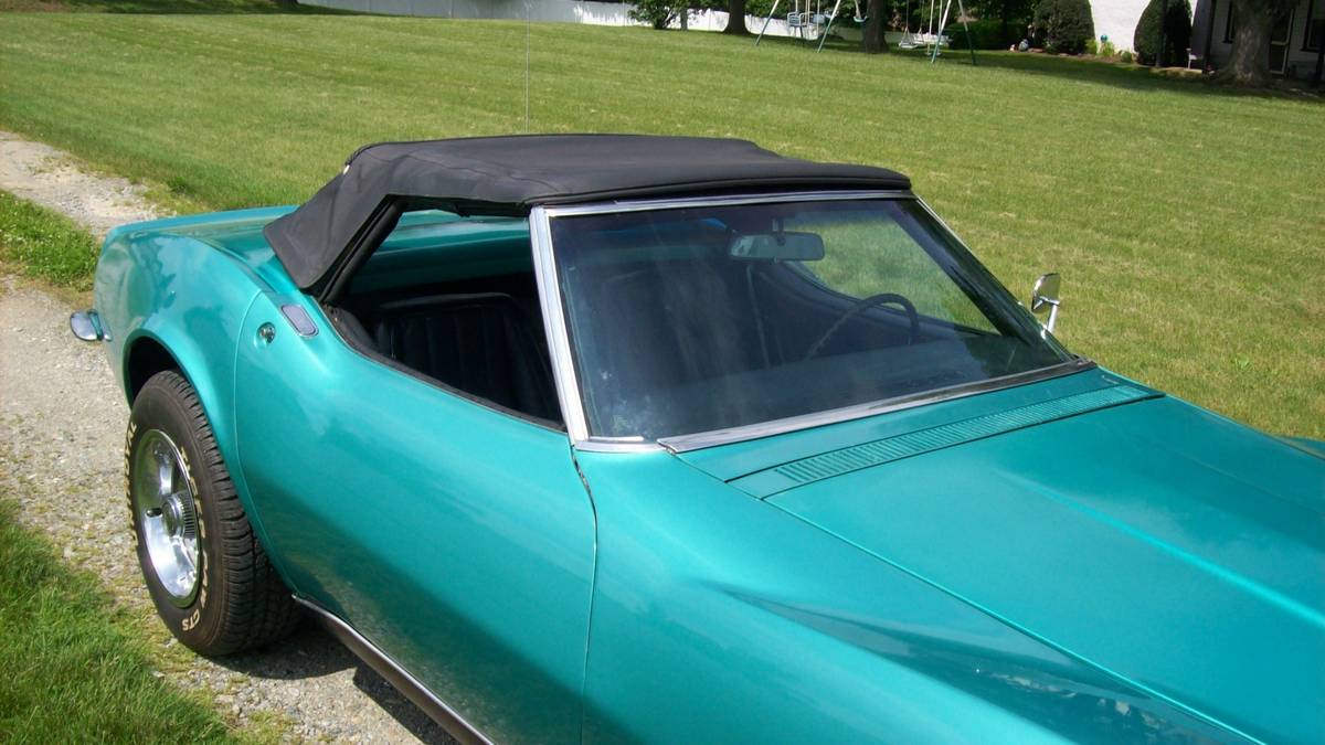 Chevrolet-Corvette-1968-green-4