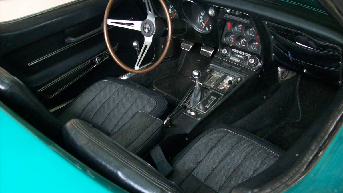 Chevrolet-Corvette-1968-green-5