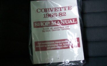 Chevrolet-Corvette-1968-green-8
