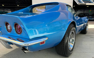 Chevrolet-Corvette-1969-Hatchback-13