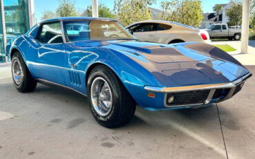 Chevrolet-Corvette-1969-Hatchback-2