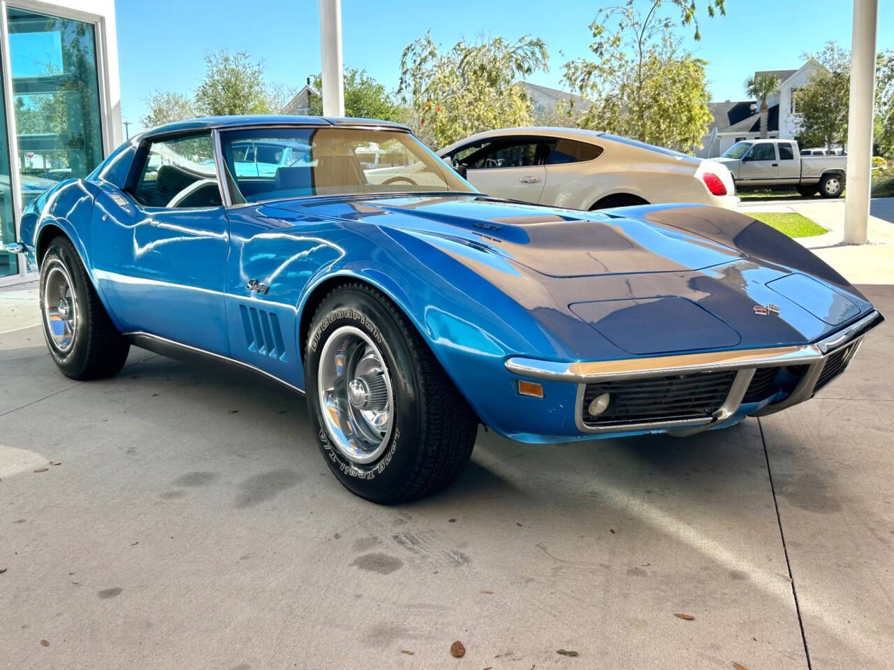 Chevrolet-Corvette-1969-Hatchback-2