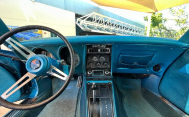 Chevrolet-Corvette-1969-Hatchback-25