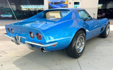 Chevrolet-Corvette-1969-Hatchback-4