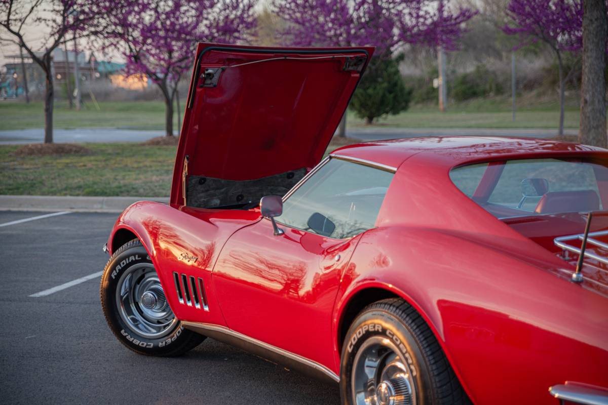 Chevrolet-Corvette-1969-red-11