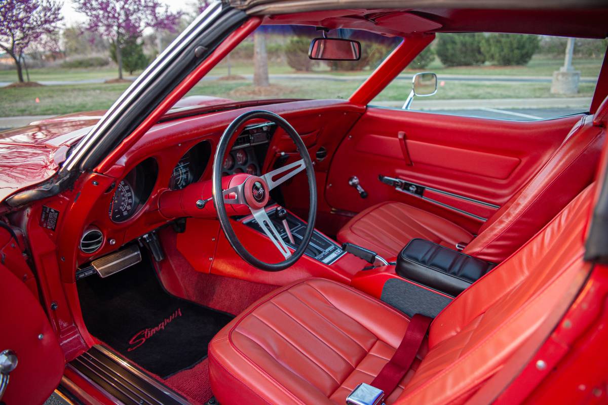 Chevrolet-Corvette-1969-red-13