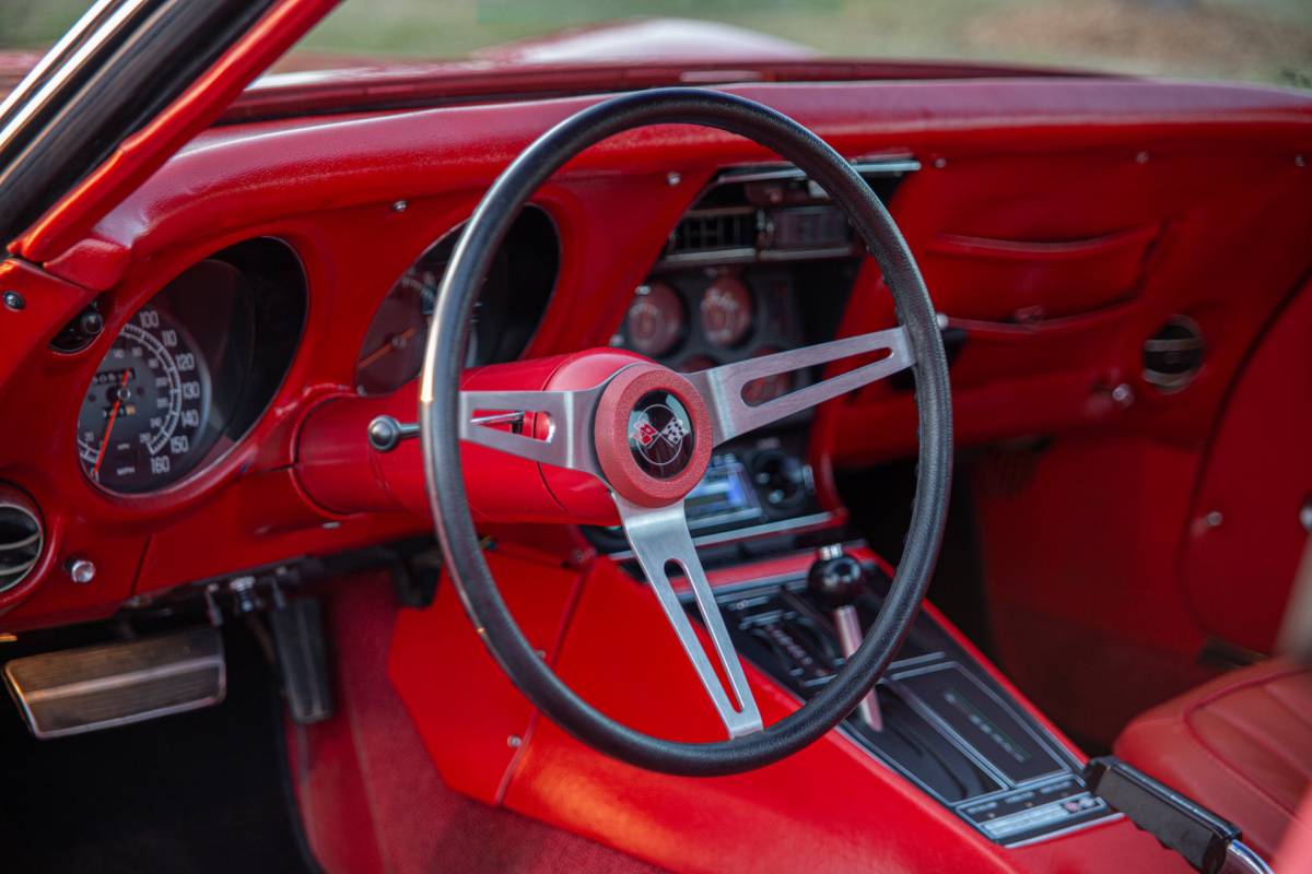 Chevrolet-Corvette-1969-red-14