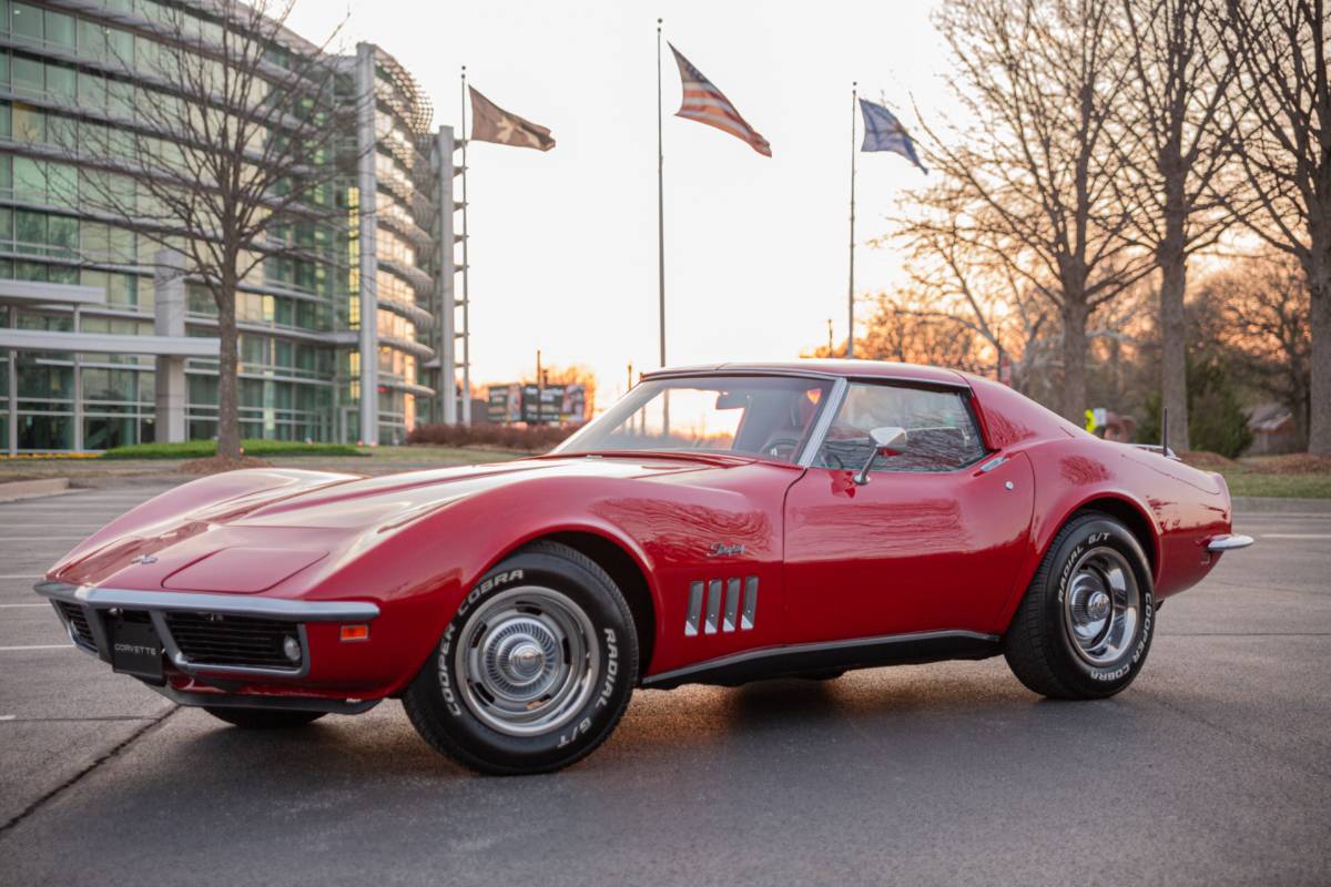 Chevrolet-Corvette-1969-red-21