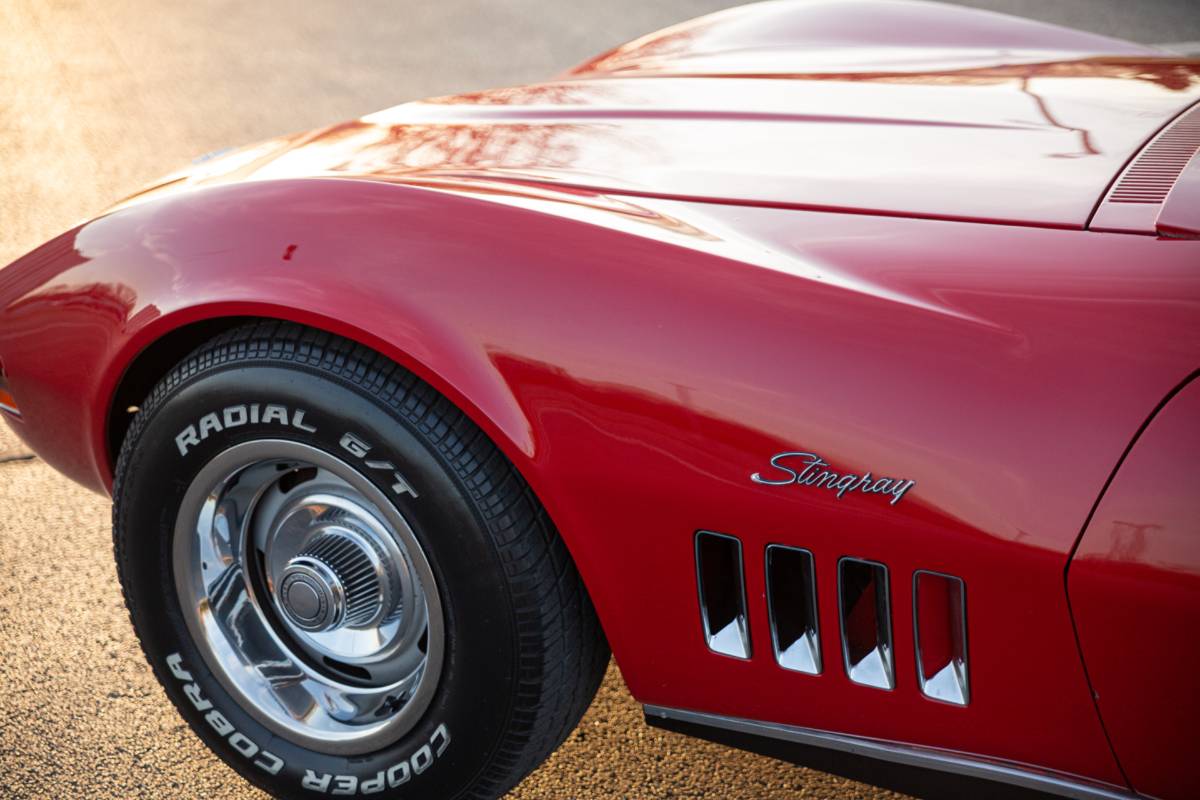 Chevrolet-Corvette-1969-red-7