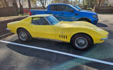 Chevrolet-Corvette-1969-yellow