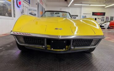 Chevrolet-Corvette-1970-12