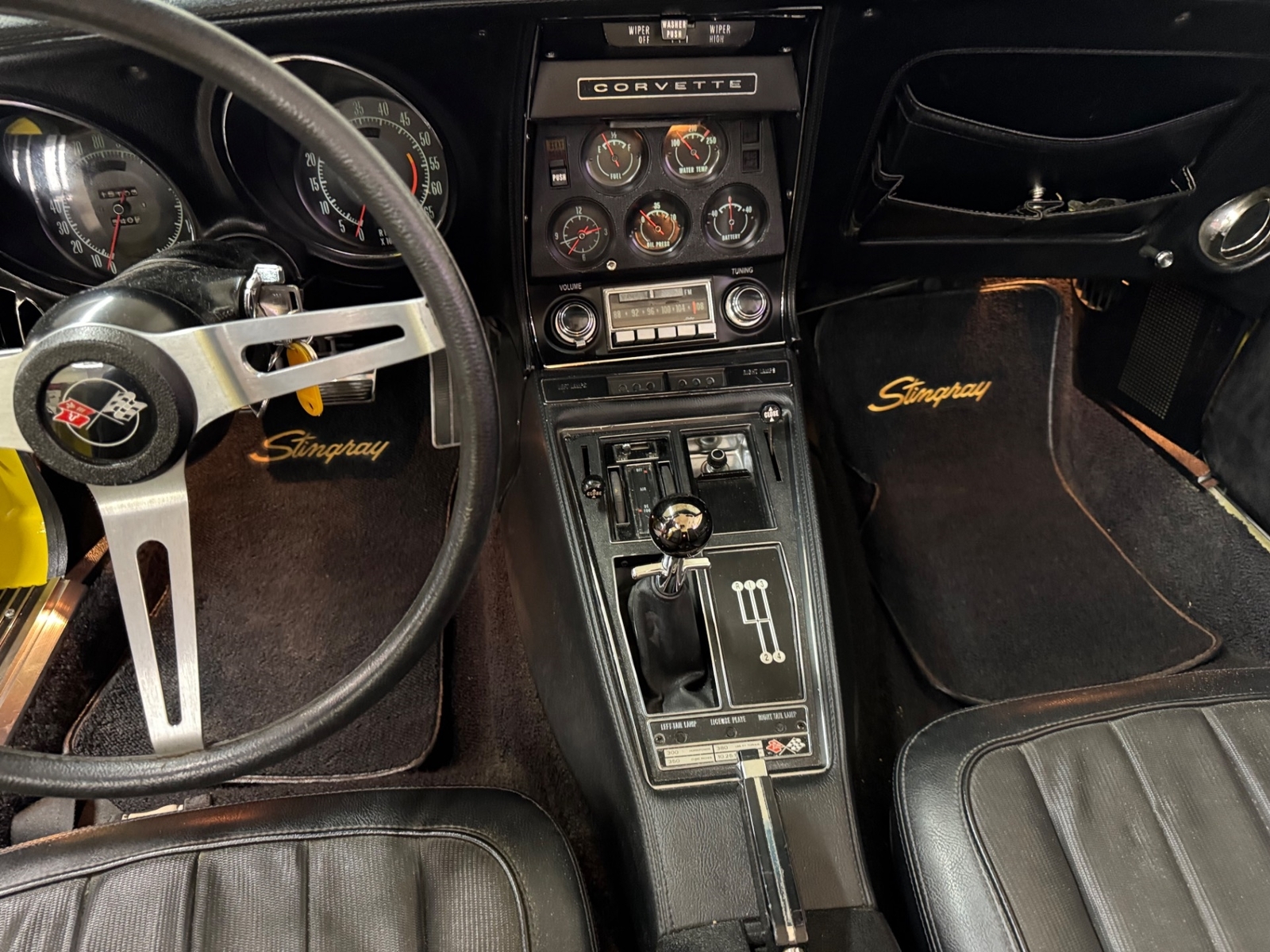 Chevrolet-Corvette-1970-36