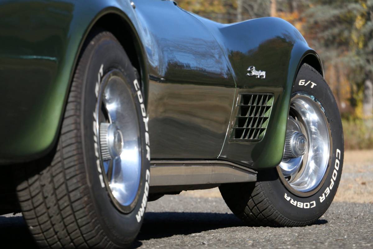 Chevrolet-Corvette-1970-green-22