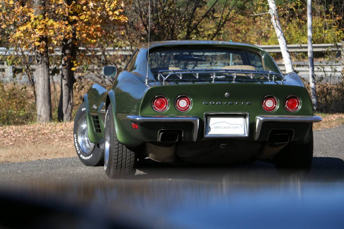 Chevrolet-Corvette-1970-green-5