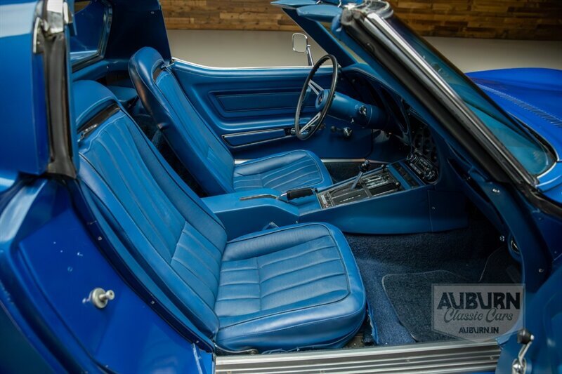 Chevrolet-Corvette-1971-10