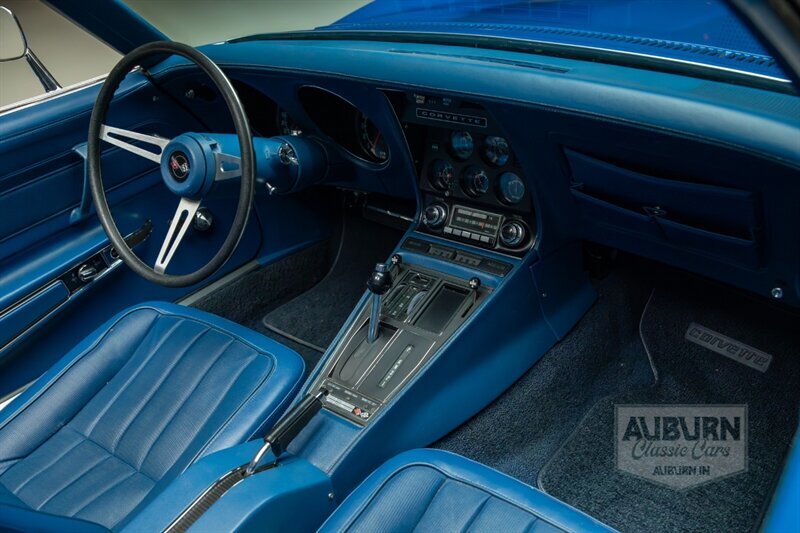 Chevrolet-Corvette-1971-11