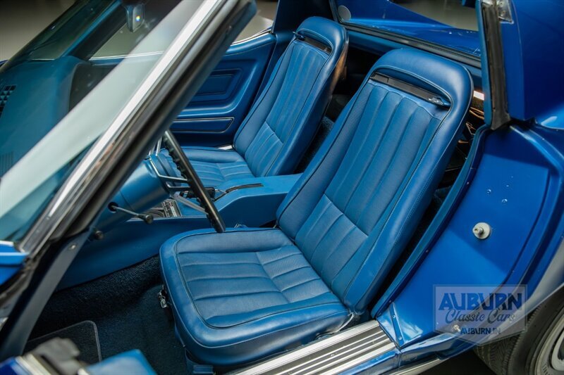 Chevrolet-Corvette-1971-13
