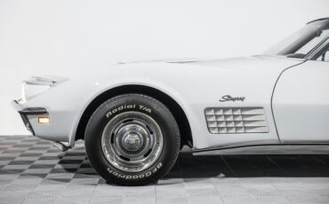 Chevrolet-Corvette-1971-13