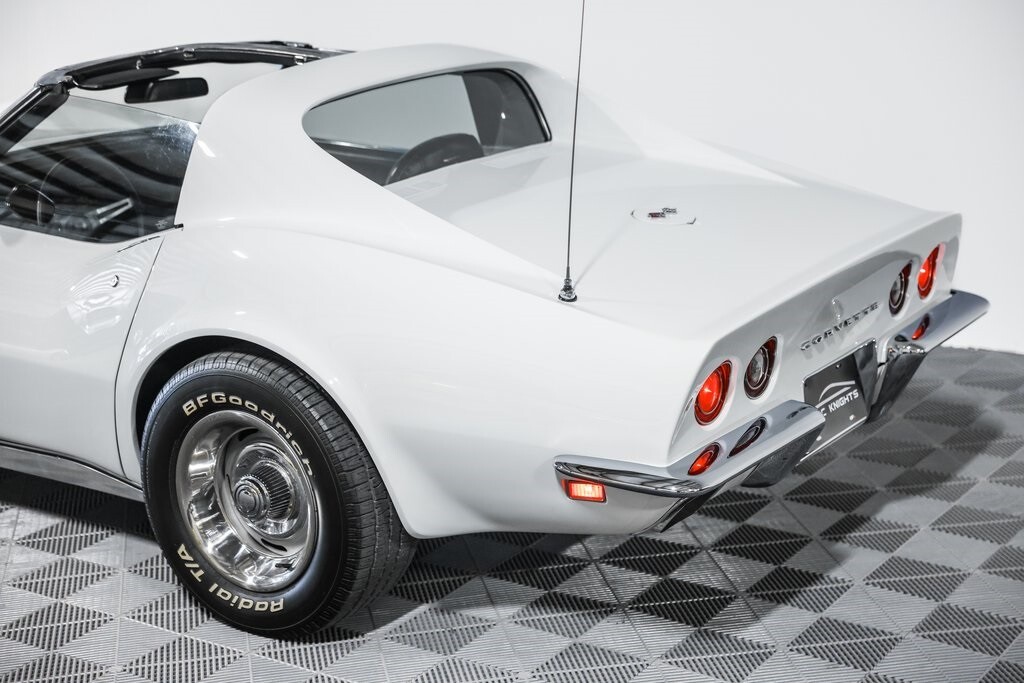 Chevrolet-Corvette-1971-16